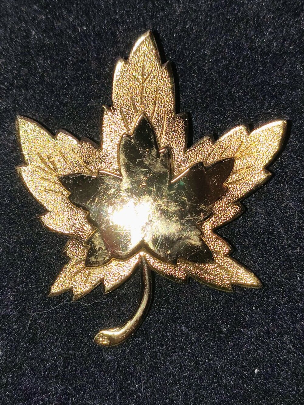 Vintage Monet Double Maple Leaf Brooch – Gold‑Tone Layered Leaves